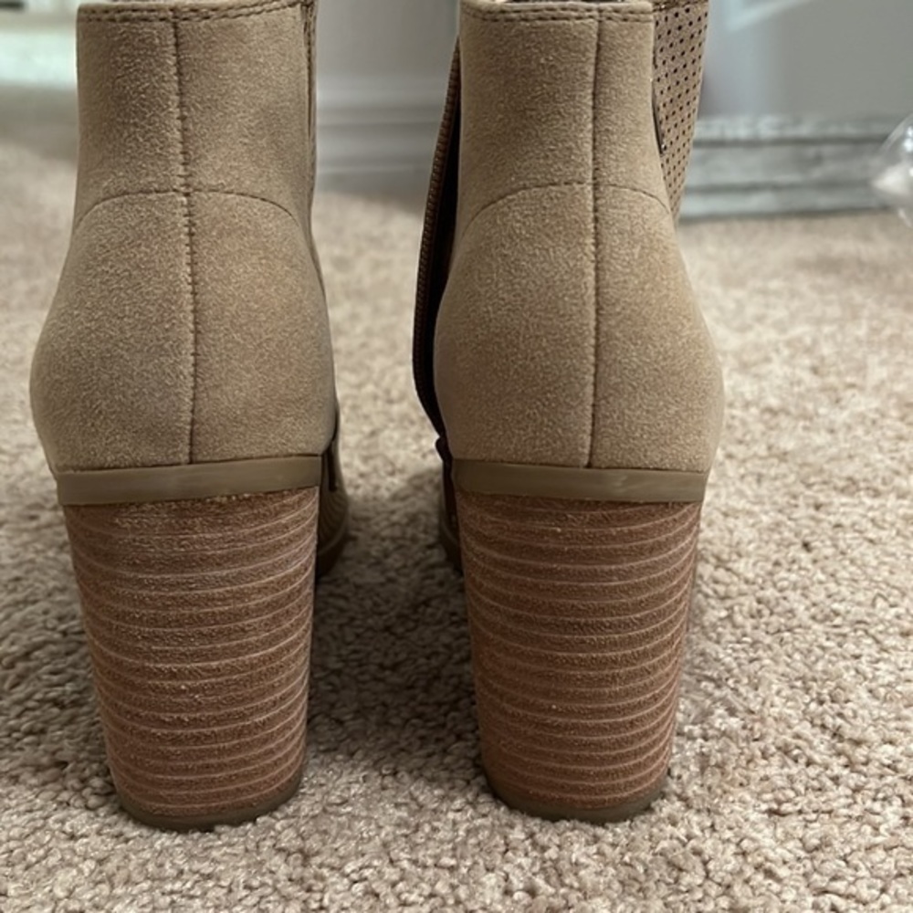 ‎Booties - Picture 6 of 6